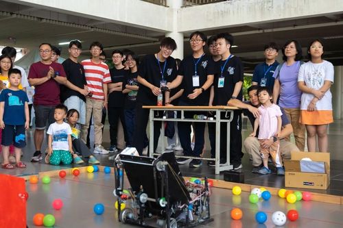 Sự kiện bao gồm khu vực triển lãm các sản phẩm công nghệ đến từ các CLB Robotics trên khắp khu vực miền Bắc Việt Nam và khu vực sân thi đấu của trận chung kết Mock GART giữa hai đội “Blue" và “R.E.D".