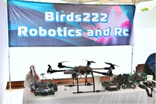 Một số sản phẩm công nghệ (máy bay, drone) đến từ CLB Birds222 Robotics and Rc.