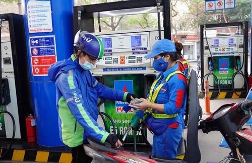 Giá xăng dầu trong nước tiếp tục được điều chỉnh