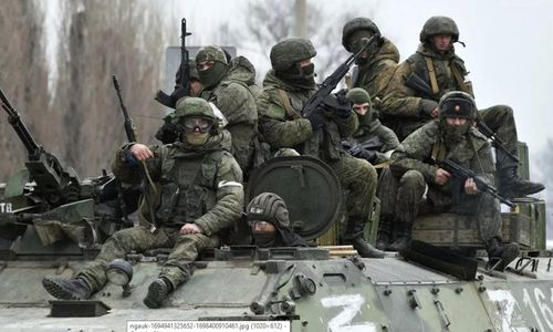 Đồng thời, Nga cũng cử thêm lực lượng đặc biệt và cố vấn quân sự tới Ukraine, để tăng cường hỗ trợ cho lực lượng vũ trang địa phương thân Nga. Những hành động này chắc chắn đã gây áp lực lớn hơn cho Ukraine, khiến Kiev gặp khó khăn trong việc đối phó với tình hình chiến sự hiện nay.