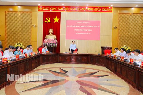 Đồng chí Đoàn Minh Huấn, Ủy viên Trung ương Đảng, Bí thư Tỉnh ủy chủ trì hội nghị.