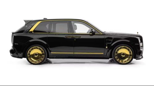 Rolls-Royce Cullinan với sợi carbon dát vàng thật