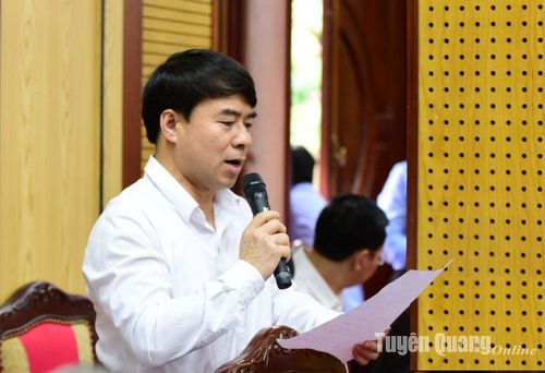 Trưởng Ban Dân tộc tỉnh Ma Quang Hiếu phát biểu thảo luận tại hội nghị.