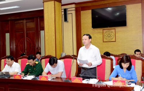 Phó Chủ tịch UBND tỉnh Nguyễn Mạnh Tuấn phát biểu thảo luận tại hội nghị.