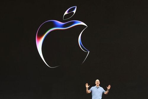  Tim Cook tại hội nghị WWDC năm 2023. Ảnh: Bloomberg. 