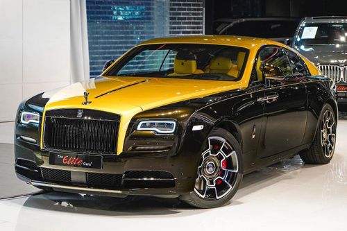  Chiếc Rolls-Royce Wraith Black Badge ADM Sportive có mặt tại Việt Nam sở hữu ngoại thất vàng Austin Yellow trên nền sơn đen Black Yellow Sparkle. 