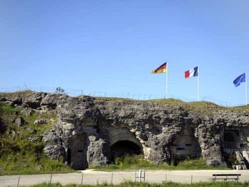 Được xây dựng gần Verdun ở miền Bắc nước Pháp vào những năm 1890, Pháo đài Douaumont có một lịch sử hấp dẫn, bao gồm cả việc bị quân Đức chiếm đóng trong Thế chiến thứ nhất.