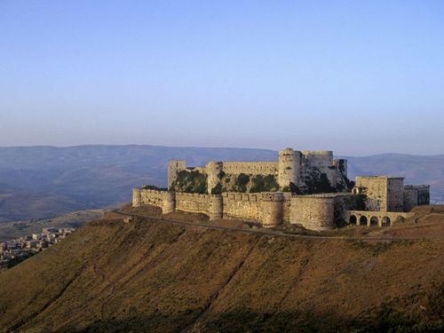 Cũng tại Syria, pháo đài Crac des Chevaliers được xây trong khoảng thời gian từ 1142 đến 1271, được UNESCO công nhận là Di sản thế giới.