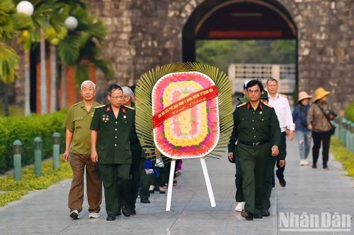 Hằng năm, cứ vào dịp lễ, Tết; đặc biệt là Ngày kỷ niệm Chiến thắng Điện Biên Phủ (7/5) và dịp kỷ niệm Ngày Thương binh, Liệt sĩ (27/7) lại có rất nhiều người thân, đồng đội, cháu con của các liệt sĩ trở về đây, thắp nén tâm nhang thành kính trước anh linh của các Anh hùng, liệt sĩ… tại Nghĩa trang liệt sĩ A1.