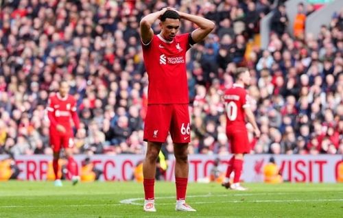 Sự trở lại của Trent Alexander-Arnold đã kết thúc trong thất vọng. Họ chính thức bị Man City bỏ xa 2 điểm (73 so với 71 điểm) trong khi giải chỉ còn 6 trận sẽ hạ màn.