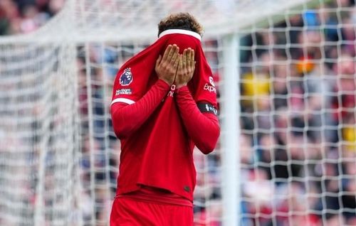 Liverpool bỏ lỡ nhiều cơ hội ghi bàn khiến họ hụt hơi trong cuộc đua vô địch.