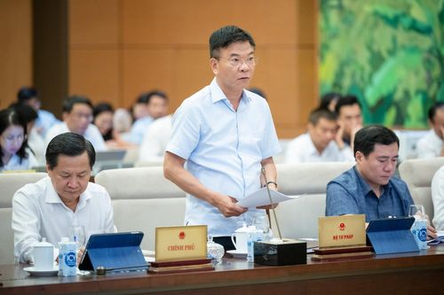 Bộ trưởng Bộ Tư pháp Lê Thành Long.
