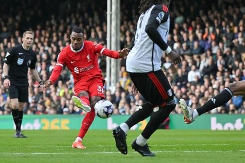 Ryan Gravenberch ghi bàn nâng tỷ số lên 2-1 cho Liverpool tại Craven Cottage ở phút 53