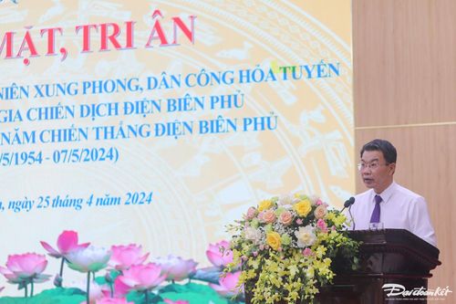 Ông Nguyễn Hoàng Hà - Chủ tịch Ủy ban MTTQ tỉnh Ninh Bình trình bày diễn văn khai mạc. Ảnh: Đình Minh