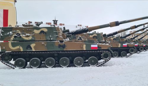 K9 Thunder là do Samsung Techwin (nay là Hanwha Land Systems) nghiên cứu phát triển từ năm 1989 theo đơn đặt hàng của quân đội Hàn Quốc nhằm thay thế cho pháo tự hành 155 mm K55 thế hệ cũ.