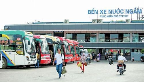 Xe khách cũng là lựa chọn được nhiều người quan tâm
