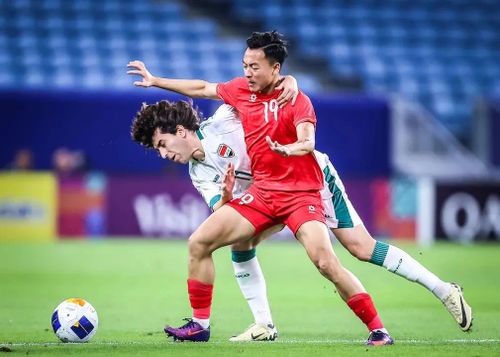 Các cầu thủ thi đấu kiên cường trước U23 Iraq. Nguồn: AFC