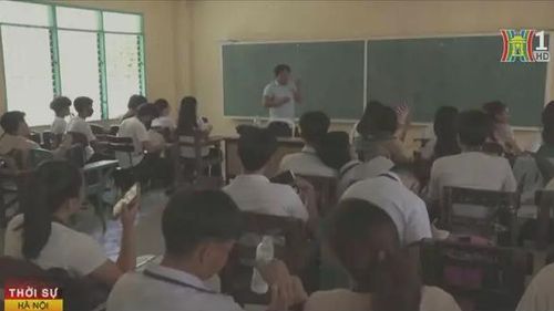 Nhiệt độ tăng cao gây ảnh hưởng tới việc học của học sinh.