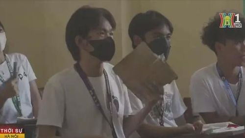 Học sinh và giáo viên bày tỏ lo ngại về những khó khăn trong việc dạy và học.