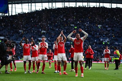 Kết quả trận đấu giúp Arsenal tiếp tục đua song mã tới chức vô địch cùng Man City. Họ đang dẫn đầu với 80 điểm, hơn 1 điểm so với nhà đương kim vô địch.