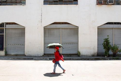 Nắng nóng gay gắt tại Manila, Philippines ngày 28/4/2024. Ảnh: AFP/TTXVN