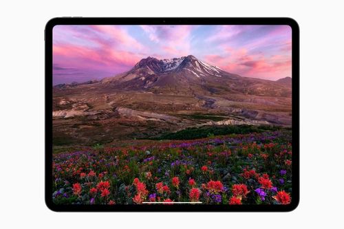 Cả hai kích thước đều có màn hình Ultra Retina XDR đột phá mới với công nghệ OLED song song hiện đại, mang lại trải nghiệm hình ảnh vượt trội. Ảnh: Apple