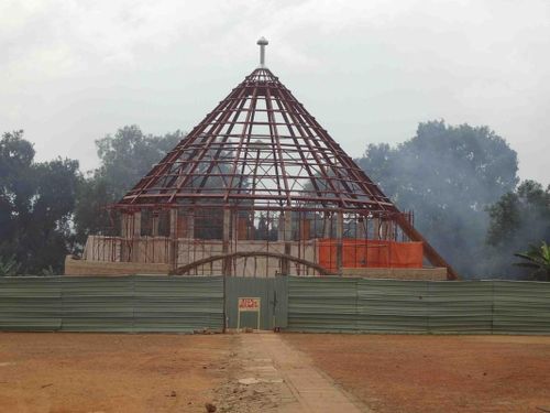 Sau vụ cháy, chính phủ Uganda đã kêu gọi hỗ trợ quốc tế nhằm phục dựng lại khu lăng mộ. Hiện nay, các công trình đã được dựng lại theo nguyên mẫu. Ảnh: Joanna's Journey Through Life.