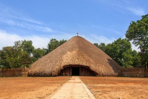 Được vua Muteesa I cho xây dựng năm 1882, các công trình này có mục đích ban đầu không phải để làm lăng mộ hay nghĩa trang mà là một cung điện hoàng gia. Ảnh: CGTN Africa.