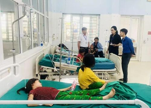 Bệnh nhân đang được theo dõi sức khỏe tại bệnh viện. Ảnh: Chi cục ATVSTP tỉnh Hà Giang.