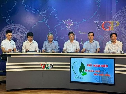 Tọa đàm tập trung đưa ra những giải pháp tiết kiệm điện cho những tháng nắng nóng sắp tới.