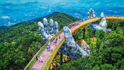 Du lịch nội địa chịu nhiều ảnh hưởng vì giá vé máy bay tăng cao. (Ảnh minh họa)