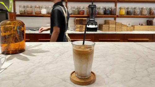  One Fifteenth Coffee là quán tiên phong về cà phê đặc sản ở Jakarta, mở cửa hàng đầu tiên tại đây vào năm 2012. Ảnh: Nana Shibata/Nikkei Asia. 