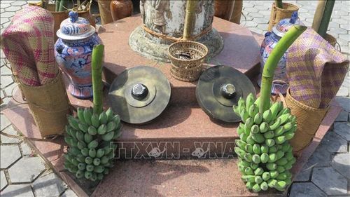 Lễ vật cúng Thần núi của người Cơ Tu.