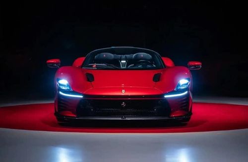 Đặc biệt, chỉ có những khách hàng từng sở hữu mẫu SP1 và SP2 mới được Ferrari ưu tiên cho mua chiếc SP3 này.