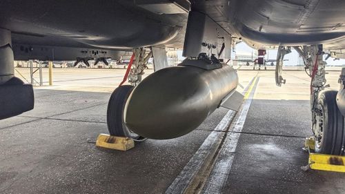 Một quả bom phá hầm ngầm của quân đội Mỹ. Ảnh: US Air Force