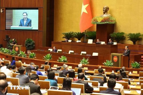  Phó Chủ tịch Thường trực Quốc hội Trần Thanh Mẫn điều hành hoạt động của Ủy ban Thường vụ Quốc hội và Quốc hội phát biểu khai mạc. (Ảnh: TTXVN) 