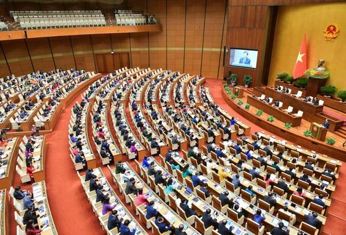 Phó Thủ tướng Chính phủ Lê Minh Khái trình bày báo cáo về tình hình KTXH và NSNN.