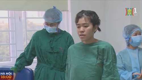 Cô gái trẻ 21 tuổi này đã tự thở những hơi thở đầu tiên từ hai lá phổi mới mà mình may mắn nhận được từ chàng trai không quen biết.