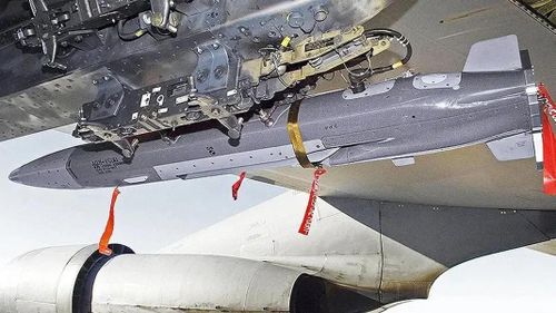 Việc giả lập các mục tiêu khiến cho phòng không đối phương bị rối dẫn tới quá tải, không thể biết được đâu là tên lửa thật và giả.