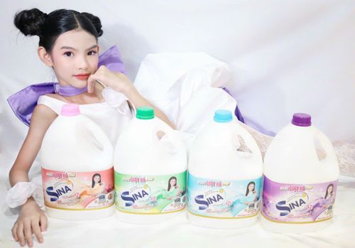 Nước giặt xả Sina Pro 9 in 1 giúp quần áo luôn mềm mại, giữ màu và tăng độ bền màu trên vải, phù hợp quần áo trẻ em...