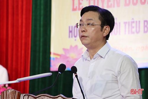 Bí thư Huyện ủy Cẩm Xuyên Nguyễn Văn Thành phát biểu tại buổi lễ.