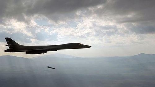 Lần đầu tiên JASSM-ER được thử nghiệm là vào ngày 18/5/2006, được máy bay B-1B Lancer thả tại xuống phía Nam New Mexico.
