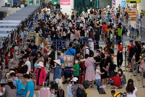 Hoạt động vận tải trong lĩnh vực hàng không bị chững lại do giá vé tăng, người dân lựa chọn các hình thức vận tải khác có mức giá phù hợp hơn.