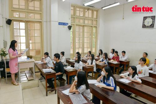 Sở Giáo dục và Đào tạo Hà Nội chia 12 khu vực tuyển sinh.