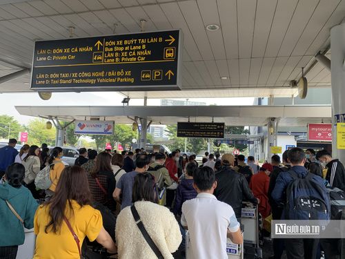 Giá vé máy bay giảm, các chuyên gia đánh gia người dân sẽ săn đón và mua vé để di chuyển đến các điểm du lịch trong nước nhiều hơn.