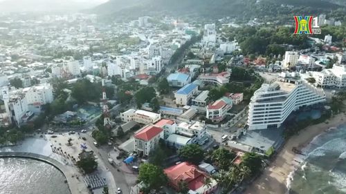 Các bộ, ngành sẽ có những giải pháp hạ giá vé máy bay.