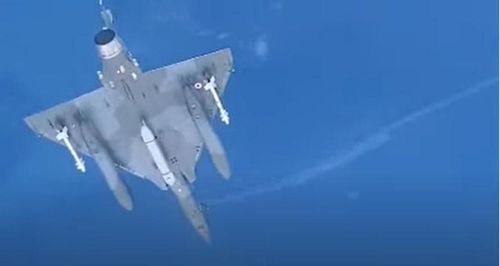 Nhưng đáng ngại nhất đối với Nga chính là tiêm kích Mirage 2000được trang bị tên lửa hành trình chống hạm Exocet, có thể bắn chìm toàn bộ tàu chiến của Hạm đội Biển Đen, ngay cả những con tàu mới và tối tân nhất.