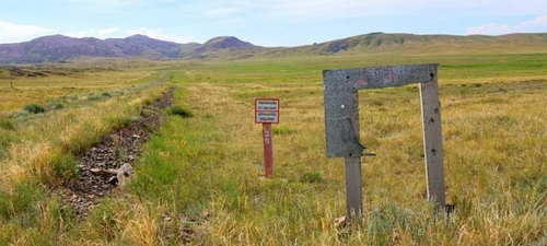 Núi đá Degelen tại bãi thử hạt nhân Semipalatinsk ở Kazakhstan thời Liên Xô. Ảnh: silkadv.com.