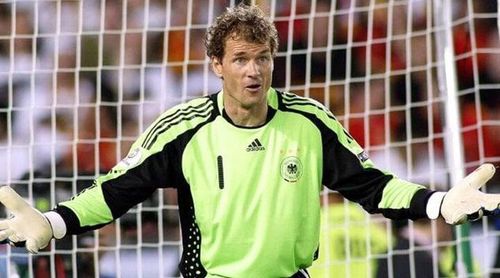 Cầu thủ lớn tuổi nhất từng chơi tại một trận chung kết EURO là Jens Lehmann. Thủ môn của tuyển Đức thi đấu tại EURO 2008, khi đã 38 tuổi, 232 ngày. Kỷ lục này sẽ bị phá, nếu Ronaldo cùng đồng đội vào chung kết giải đấu diễn ra vào hè năm nay.
