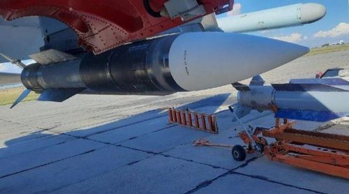 Kế hoạch sản xuất Su-30SM2 được thông báo vào năm 2023 lên tới 10 chiếc, nhưng trên thực tế, theo Viện nghiên cứu chiến lược quốc tế của Anh (IISS), các nhà máy thuộc tổ hợp công nghiệp quân sự Nga chỉ sản xuất và hiện đại hóa được 2 tiêm kích loại này.